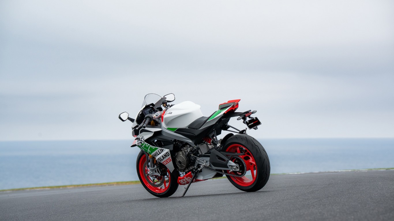 03_Aprilia-RS660-Phillip-Island-Tribute