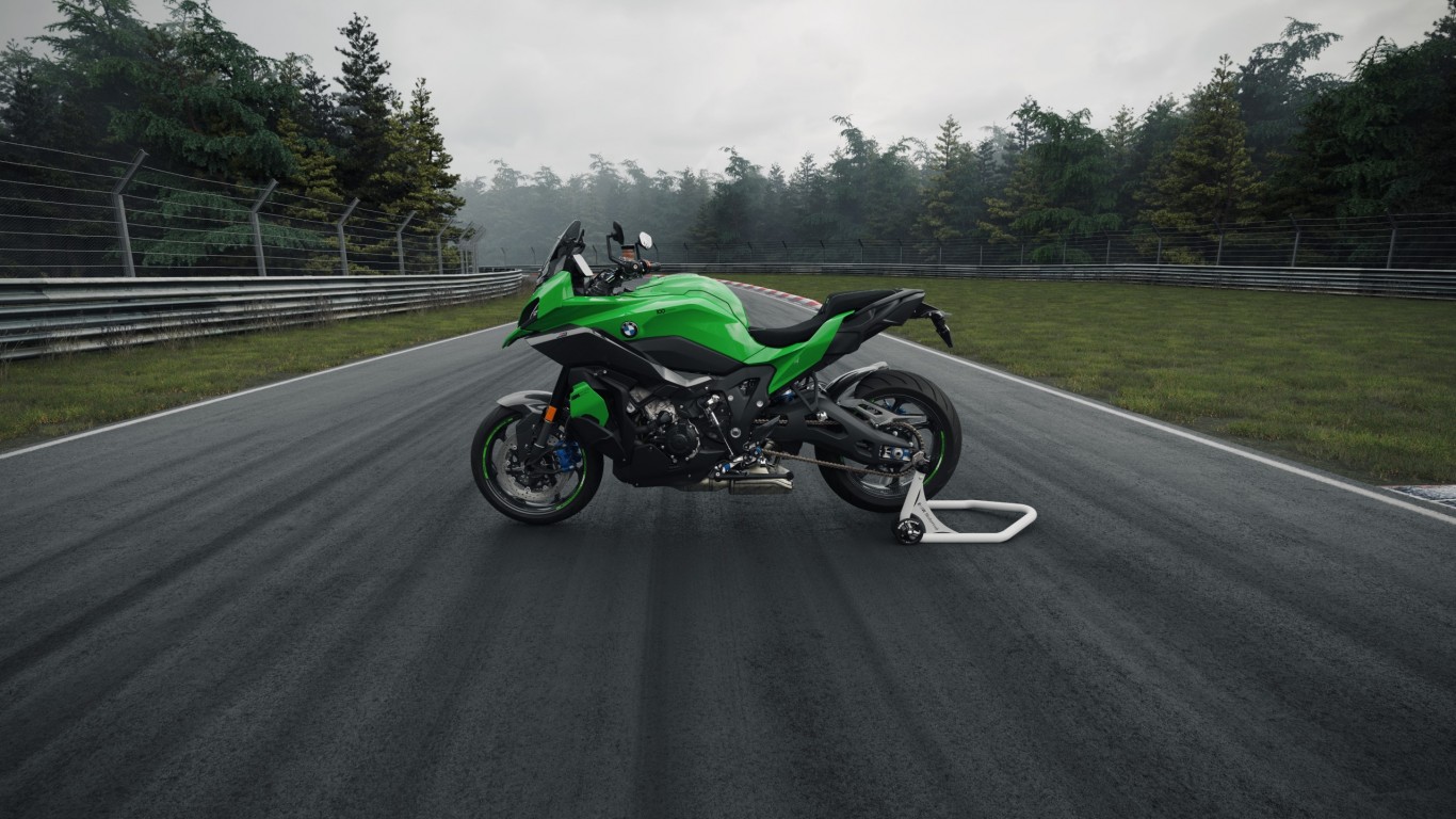 bmw-motorrad-100-jahre-nurburgring-21