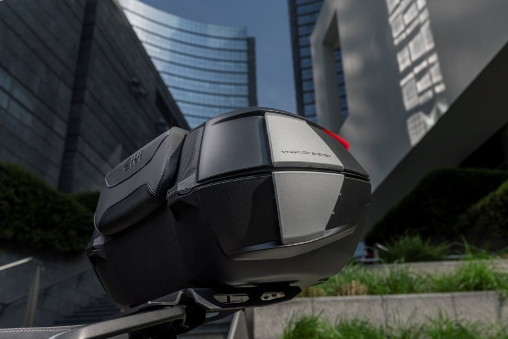 Givi-V49-AIR-1