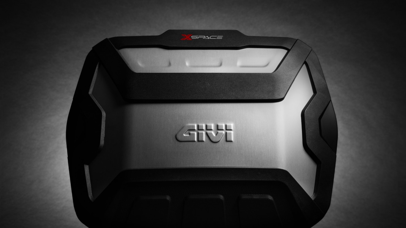XSPACE_hard-bag_15_GIVI_hero