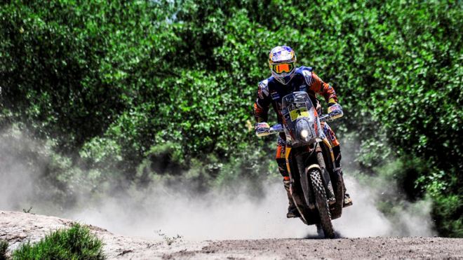 Dakar 2017, Stage 2: Toby Price (KTM) sale in cattedra