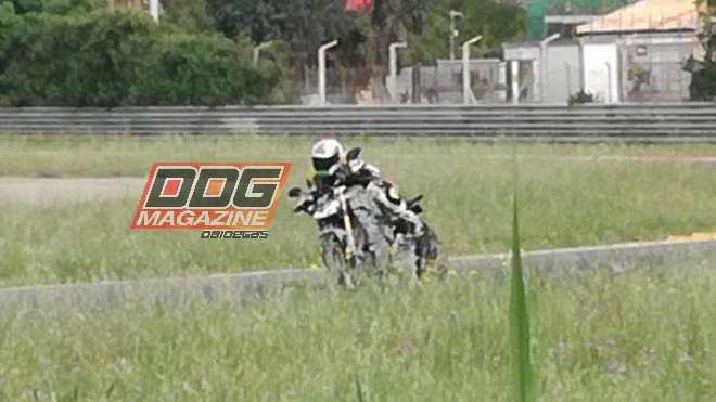 Ducati Streetfighter V4: le foto in esclusiva durante i test a Pergusa