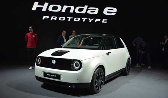 Honda: Il sistema di retrovisori laterali digitali sarà di serie sulla elettrica e!