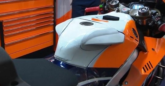 MotoGP nuove “ali” sul serbatoio di Jorge Lorenzo