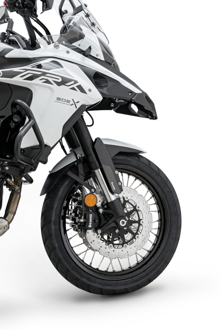 La Benelli TRK 502 X cambia look